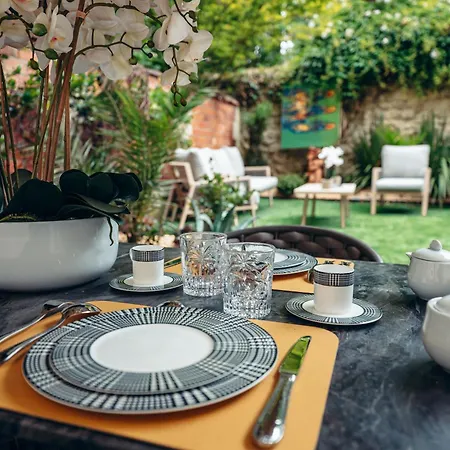 Maison d'hôtes Le Clos D'emile - Jardin Public 4*